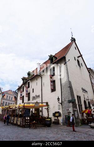 Olde Hansa, ristorante medievale, Vana Turg, città vecchia, Tallinn, Estonia Foto Stock