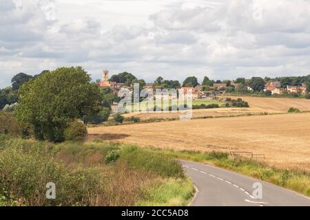 Barnburgh Village, Doncaster, South Yorkshire, Inghilterra, Regno Unito - visto da Ludwell Hill Foto Stock