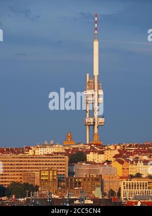 iron guardò torre a Zizkovl, Praga, repubblica Ceca Foto Stock