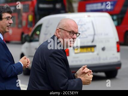 Andreas Michaelis - Ambasciatore tedesco nel Regno Unito dal maggio 2020 - lasciando l'Ufficio di gabinetto a Whitehall, Londra, 18 agosto 2020. Foto Stock