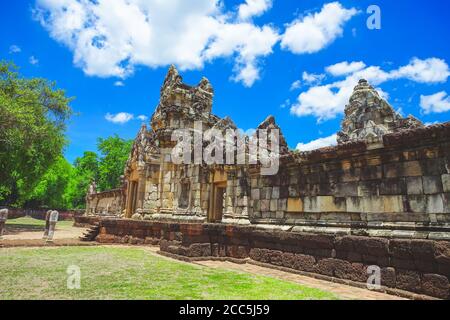 Bella scena del Parco storico Sadok Kok Thom, questo è un tempio Khmer 11 ° secolo in oggi è nella provincia di SA Kaeo, Thailandia. Foto Stock