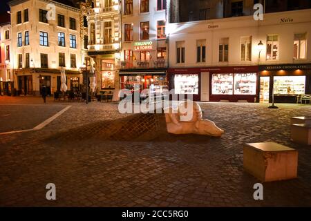 Nello e la statua di Patrasche Foto Stock