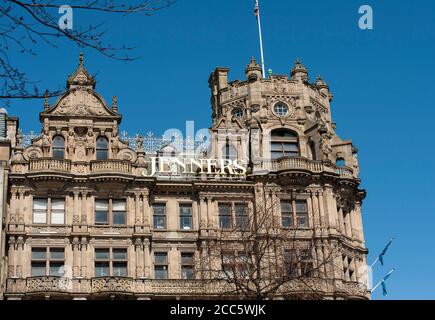 I grandi magazzini Jenners su Princes Street nella città di Edimburgo, Scozia. Foto Stock