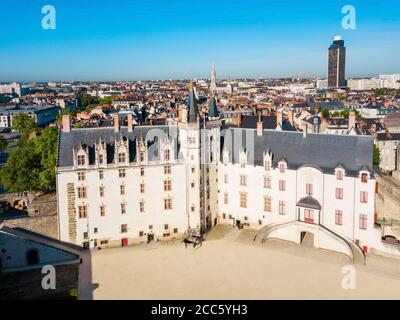 Castello dei Duchi di Bretagna o Château des Ducs de Bretagne è un castello nella città di Nantes in Francia Foto Stock