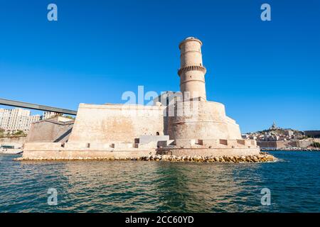 Fort Saint Jean è una fortificazione all'ingresso del vecchio porto di Marsiglia città in Francia Foto Stock