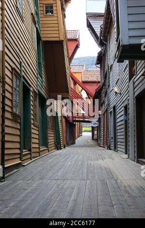 BERGEN NORVEGIA - 2016 MAGGIO 01. Vecchio edificio a bryggen nella città di Bergen in Norvegia. Foto Stock