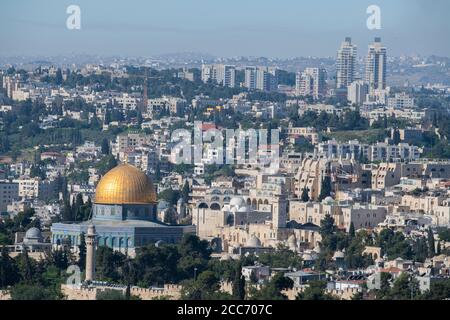 Israele, Panoramica di Gerusalemme. La cupola della roccia, santuario islamico situato sul Monte del Tempio nella Città Vecchia di Gerusalemme. Foto Stock