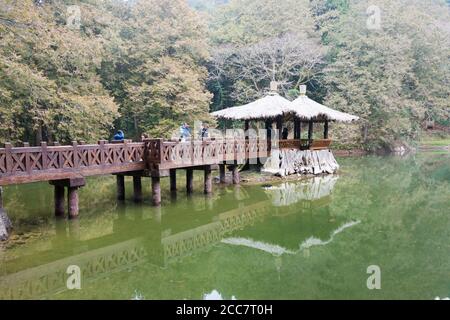 Contea di Chiayi, Taiwan - Laghi di Jiemei (Sister) nell'area paesaggistica nazionale di Alishan, Contea di Chiayi, Taiwan. Foto Stock