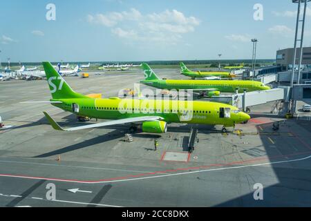 Boeing 737-800 S7 Airlines, aeroporto Domodedovo International Airport, Russia Mosca, 07 luglio 2020 Foto Stock