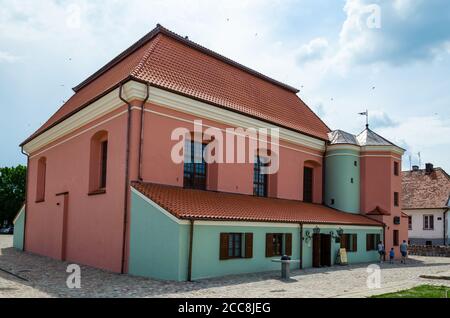 Tykocin, Polonia - 20 giugno 2020: Sinagoga in stile barocco a Tykocin, Polonia Foto Stock