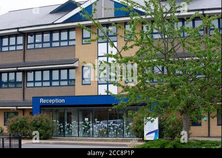 Staines-upon-Thames, Surrey, Regno Unito. 17 Giugno 2020. British gas è di proprietà di Centrica e hanno riferito di aver intenzione di tagliare circa 5.000 posti di lavoro quest'anno. Nella foto è raffigurata la sede centrale di British gas a Staines, Surrey. Credito: Maureen McLean/Alamy Foto Stock