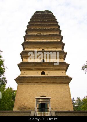 La Pagoda della piccola Oca selvaggia, è una delle due pagode significative di Xian. Il sito della vecchia capitale di Han e Tang Chang An. Originariamente costruito nel 652 d.C. Foto Stock
