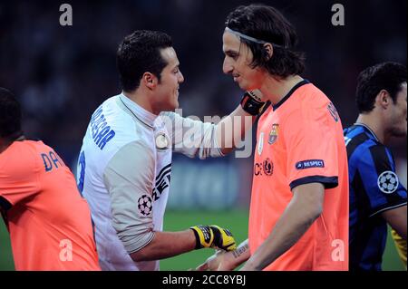 Milano, 20 aprile 2010, Stadio 'G.MEAZZA SAN SIRO', UEFA Champions League 2009/2010, FC Inter - FC Barcellona: Julio Cesar e Slatan Ibrahimovic prima della partita Foto Stock