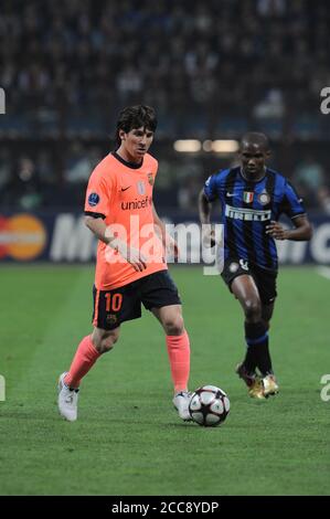 Milano, Italia , 20 aprile 2010, 'G.MEAZZA SAN SIRO' Stadium, UEFA Champions League 2009/2010, FC Inter - FC Barcelona: Lionel messi in azione durante la partita Foto Stock