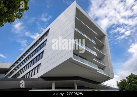 Friedrichshafen, Germania. 18 agosto 2020. Sede della società ZF Friedrichshafen AG. ZF Friedrichshafen AG è un gruppo tecnologico attivo a livello mondiale e fornisce sistemi per la mobilità di automobili, veicoli commerciali e tecnologie industriali. Freidrichshafen, 18 agosto 2020 | Usage worldwide Credit: dpa/Alamy Live News Foto Stock