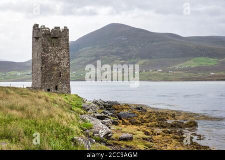 Kildavnet Castle sulla contea di Achill Island Mayo in Irlanda Foto Stock