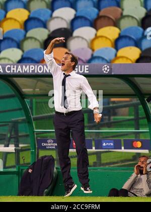 Lisbona, Lissabon, Portogallo, 19 agosto 2020. Rudi GARCIA, allenatore LYON geste nella semifinale UEFA Champions League, torneo finale FC BAYERN MUENCHEN - OLYMPIQUE LYON 3-0 nella stagione 2019/2020, FCB, © Peter Schatz / Alamy Live News / Pool - LE NORMATIVE UEFA VIETANO QUALSIASI USO DI FOTOGRAFIE come SEQUENZE DI IMMAGINI e/o QUASI-VIDEO - Notizie nazionali e internazionali - Agenzie DI stampa SOLO per uso editoriale Foto Stock