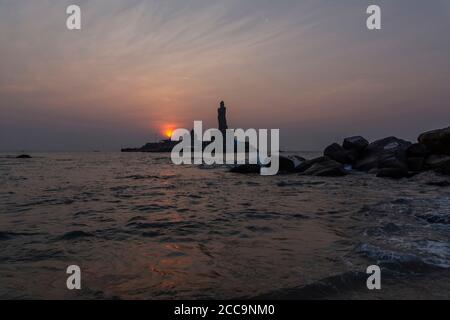 Alba sopra il mare Kanyakumari Comorin cape foto d'azione Foto Stock