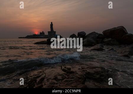 Alba sopra il mare Kanyakumari Comorin cape foto d'azione Foto Stock