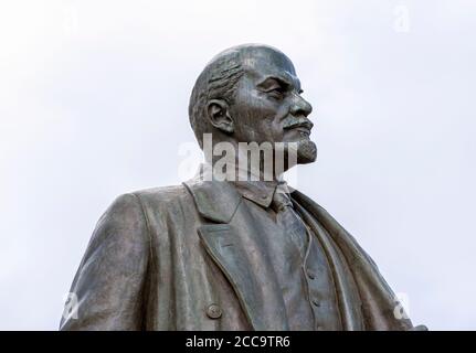 MOSCA - AGOSTO 09: Monumento a Vladimir Lenin a Mosca il 09 agosto. 2020 in russia. Vladimir Lenin era un rivoluzionario russo, politico Foto Stock