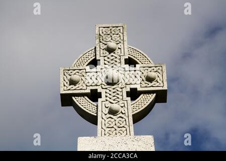 Ballantrae War Memorial a forma di croce celtica Foto Stock