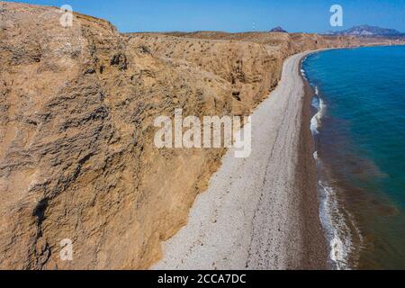 Vista aerea della spiaggia di Puerto Lobos, Caborca, Messico, questa baia è una città e porto di pescatori a sonora, situato sulla costa settentrionale del Golfo della California. Qui il deserto di sonora incontra il mare. (Foto di Luis Gutierrez / Norte Photo) Vista aérea de la playa dePuerto Lobos, Caborca, Messico, esta bahia es un pueblo y puerto pesquero en sonora situado en la costa norte del Golfo de California. aquí se uno el desierto de sonora con el Mar. (Foto di Luis Gutierrez /foto Norte) Foto Stock