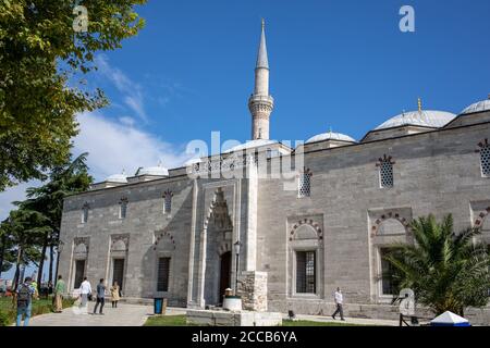 La Moschea di Yavuz Selim, conosciuta anche come la Moschea del Sultano di Yavuz Selim, è una moschea imperiale ottomana del XVI secolo situata in cima alla quinta collina. Foto Stock