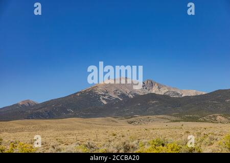 Vista soleggiata del bellissimo Wheeler Peak al Great Basin National Park, Nevada Foto Stock