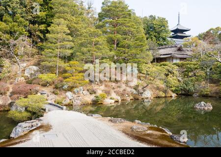 Kyoto, Giappone - Tempio di Ninna-ji a Kyoto, Giappone. Fa parte del patrimonio dell'umanità dell'UNESCO. Foto Stock