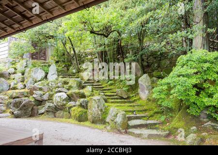 Giardino medio alla Villa Imperiale Shugakuin (Shugakuin Rikyu) a Kyoto, Giappone. Fu originariamente costruito dall'Imperatore in pensione Go-Mizunoo. Foto Stock