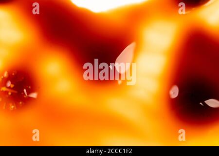 Gocce marrone chiaro. Sfondo creativo. Foto Stock