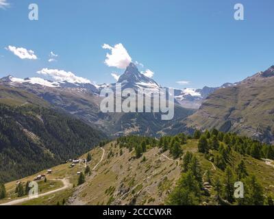 Drone vista del Monte Cervino su Zermatt in Svizzera alpi Foto Stock