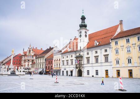 Il municipio di Maribor e la colonna della peste sulla piazza principale della città di Maribor, Slovenia, il 20 giugno 2020. (Foto CTK/Libor Sojka) Foto Stock