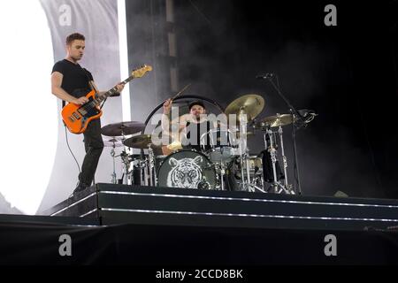 23.8.2019 Richfield Avenue Reading Berkshire UK Royal Blood si esibiscono La tappa principale del primo giorno alla gente del festival di lettura Nella foto:Mike Kerr Foto Stock