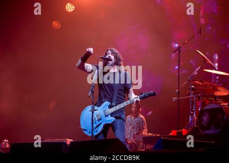 25.8.2019 Richfield Avenue Reading Berkshire UK i Foo Fighter si esibiscono sul palco principale il terzo giorno del festival Reading People in picture: Dave Grohl Foto Stock