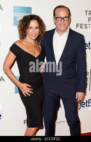 ***FILE PHOTO*** Clark Gregg Files for Divorce from Jennifer Grey. NEW YORK, NY - APRILE 20: Jennifer Grey e Clark Gregg partecipano alla prima mondiale 'Trust Me' durante il 2013 Tribeca Film Festival il 20 Aprile 2013 a New York City. Credito: Diego Corredor/MediaPunch Foto Stock