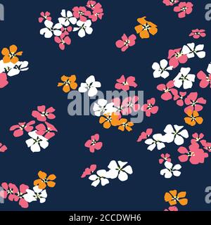 Tratto di mini fiori tracciato a mano senza giunture motivo vettoriale ripetuto su sfondo blu scuro Pronto per stampe tessili. Foto Stock