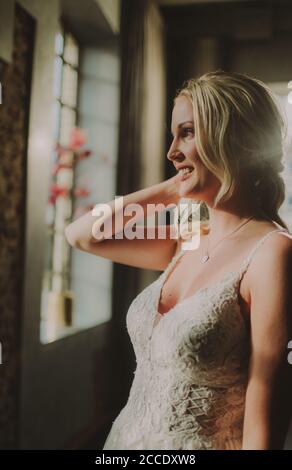 Sposa felice Foto Stock