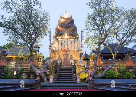 Pura Taman Saraswati, Lotus Water Palace, Ubud, Bali Foto Stock