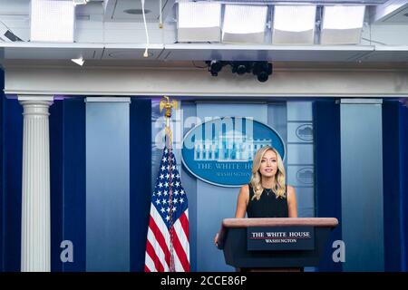 -Washington, District of Columbia - 20200721-White House Press Secretary Kayleigh McEnany, parla durante una conferenza stampa nella James S. Brady Press Briefing Room presso la Casa Bianca di Washington, D.C., Stati Uniti martedì 21 luglio 2020. Il presidente Donald Trump terrà una conferenza stampa sulla pandemia del coronavirus questa sera. -PICTURED: Kayleigh McEnany -PHOTO by: Sarah Silbiger/CNP/startraksphoto.com -072120 McEnany-Briefing-Pool 007 questa è un'immagine editoriale, gestita da diritti. Si prega di contattare Startraks Photo per informazioni sui diritti e sulle tariffe di licenza all'indirizzo sales@startraksphoto.com o chiamare il numero +1 Foto Stock