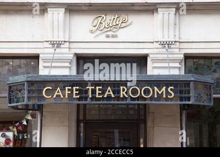 Bettys Cafe Tea Rooms a York, Yorkshire, Inghilterra Foto Stock