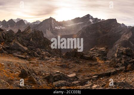 Splendida vista dal monte Gokyo Ri, al tramonto Foto Stock