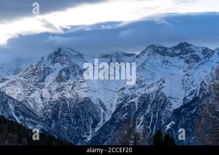 Europa, Svizzera, Vallese, Grächen, Hannigalp, vista sulle Alpi del Vallese dal comprensorio sciistico Hannigalp Foto Stock