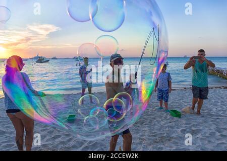 Scenario di spiaggia di Isla Mujeres, la penisola dello Yucatan, il Mare dei Caraibi, Messico Foto Stock