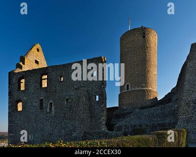 Europa, Germania, Assia, Wettenberg, Giessener Land, Lahn-Dill-Kreis, Parco Naturale di Lahn-Dill-Bergland, Castello di Gleiberg, Merenberger Bau e Bergfried Foto Stock