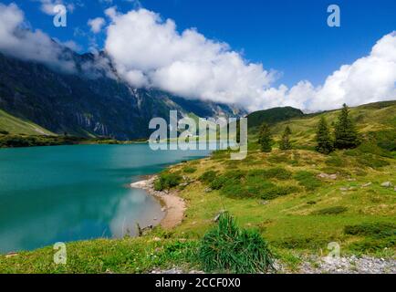 Un posto meraviglioso per una vacanza nelle Alpi svizzere Foto Stock