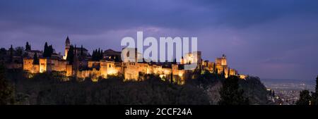 Spagna, Granada, vista dell'Alhambra, luce serale, panorama Foto Stock