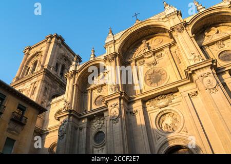 Spagna, Granada, città vecchia, Catetral Santa Maria de la Encarnacion, Cattedrale di Granada, portale principale Foto Stock