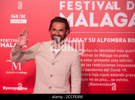 Malaga, Spagna. 21 Agosto 2020. L'attore spagnolo Ivan Sanchez partecipa al Festival del Cinema di Malaga al Miramar Hotel.la ventitreesima edizione del Festival del Cinema spagnolo di Malaga è il primo grande evento cinematografico in Spagna dopo che è stato rinviato a causa della pandemia del coronavirus lo scorso mese di marzo. L'organizzazione ha introdotto misure per prevenire la diffusione del coronavirus e garantire un evento sicuro. Il festival si terrà dal 21 al 30 agosto. Credit: SOPA Images Limited/Alamy Live News Foto Stock