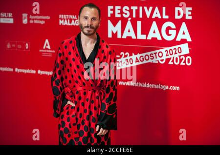 Malaga, Spagna. 21 Agosto 2020. L'attore spagnolo Ruben Ochandiano partecipa al Festival del Cinema di Malaga al Miramar Hotel.la ventitreesima edizione del Festival del Cinema spagnolo di Malaga è il primo grande evento cinematografico in Spagna dopo che è stato rinviato a causa della pandemia del coronavirus lo scorso mese di marzo. L'organizzazione ha introdotto misure per prevenire la diffusione del coronavirus e garantire un evento sicuro. Il festival si terrà dal 21 al 30 agosto. Credit: SOPA Images Limited/Alamy Live News Foto Stock